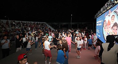 Yenikent'te çocukların sinema keyfi