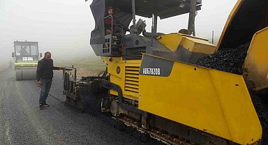 Yeşil Yol Projesi kapsamında çalışmalar başladı: Bayburt'u Uzungöl'e bağlayacak yola asfalt seriliyor