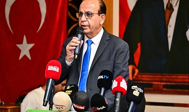 Yeşilyurt Belediyesi hizmet değerlendirme toplantısı yoğun ilgi gördü