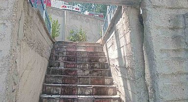 Yıkım emri çıkan bina sakinleri diğer blokların da yıkılmasını istiyor