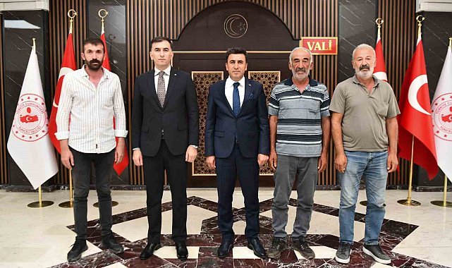 Yıldırım düşmesi sonucu 216 hayvanını kaybeden üreticilerin zararı karşılanıyor