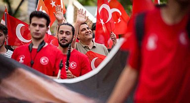 Yılmaz'dan fener alayı ve bayraklı yürüyüşe davet