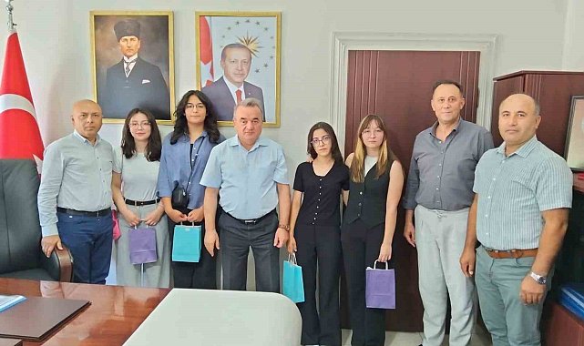 YKS birincileri Kaymakam Öztürk ile buluştu
