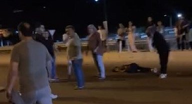 Yolun karşısına geçmeye çalışan anne ve kız çocuğuna otomobil çarptı