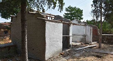 Yukarıkuzfındık Mahallesi'nde bulunan caminin şadırvan ve tuvaletleri yenileniyor