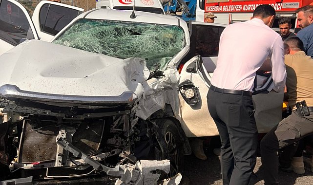 Yüksekova-Van kara yolunda trafik kazası: 3 yaralı