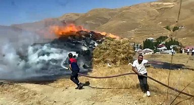 Yüksekova'da anız yangını: "4 bin bağ ot kül oldu"
