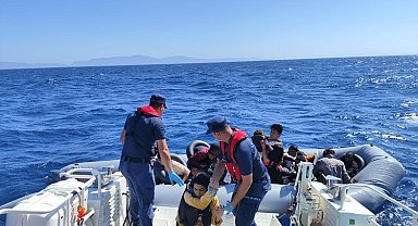 Yunanistan'ın geri ittiği 30 düzensiz göçmen kurtarıldı
