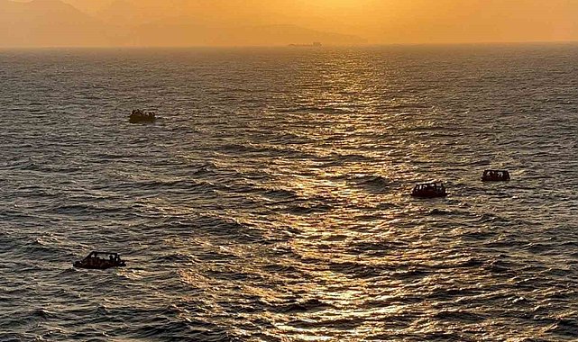 Yunanistan'ın ölüme ittiği 20'si çocuk 86 düzensiz göçmen kurtarıldı