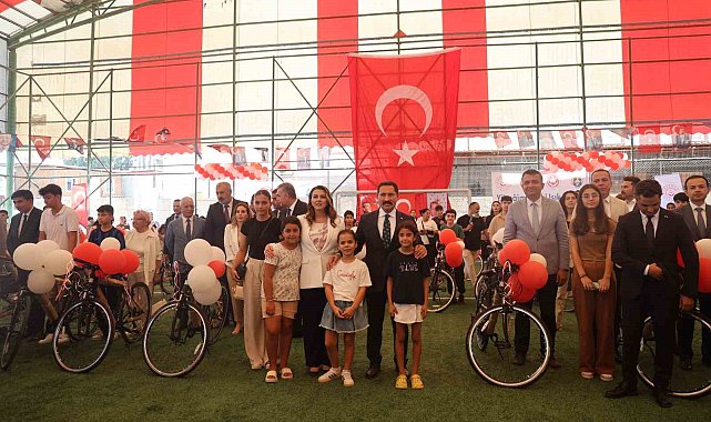 Yüreğimizdeki Işık projesi kapsamında hayırseverler, depremzede çocukların hayallerine tek tıkla ortak olabilecek