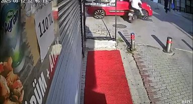 Yürüyüş yolunda motosiklet ile otomobil çarpıştı: 1 yaralı