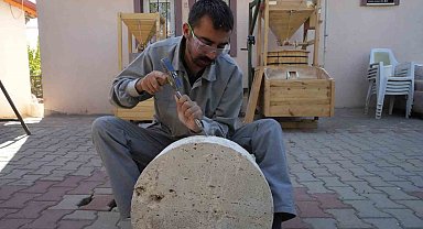 Yüzyıllık granit taş değirmen geleneği genç ustanın ellerinde hayat buluyor