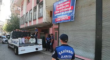 Zabıtaya saldıran esnaf tutuklandı, iş yerinde 418 kilogram tarihi geçmiş ürün tespit edildi