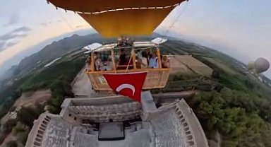 Zafer Bayramı coşkusu Aspendos semalarında balonlarla yaşandı