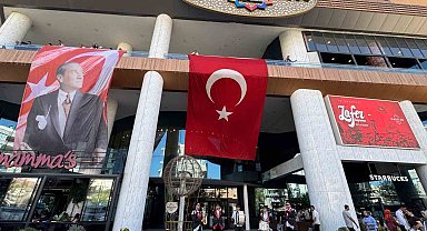 Zafer Bayramı kutlamaları Mardian Mall'da renkli görüntülere sahne oldu