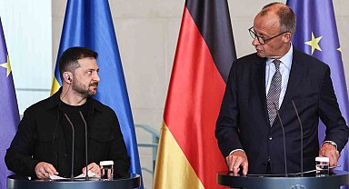 Zelenskiy: "Putin blöf yapıyor, Alaska'daki görüşme öncesi Ukrayna cephesinin her noktasında baskı kurmaya çalışıyor"