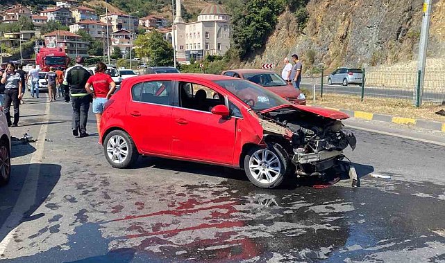 Zonguldak'ta zincirleme trafik kazasında 5 araç birbirine girdi