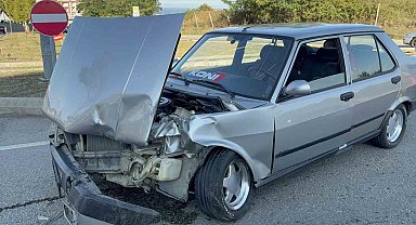 15 yaşındaki sürücü kazada yaralandı