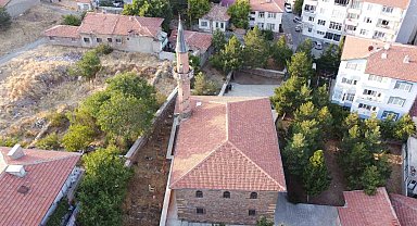 2 asırlık cami, süslemeleriyle dikkat çekiyor