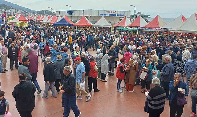 2. Çınarcık Hamsi Festivali'nde 4 ton balık ikram edildi