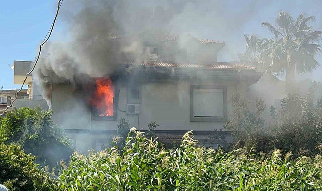 2 katlı müstakil evde yangın paniği