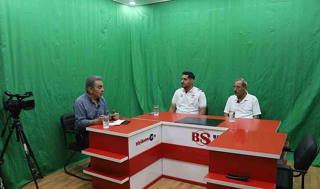 2 saat planlanan program 3 dakika sürdü, moderatör ne yapacağını şaşırdı