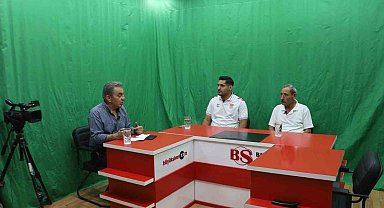 2 saat planlanan program 3 dakika sürdü, moderatör ne yapacağını şaşırdı