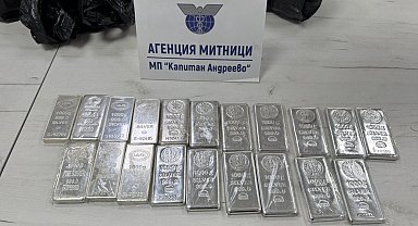 20 kilo Külçe gümüş komşuya kaldı