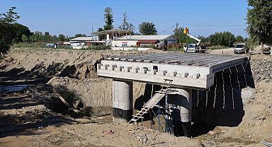 20 mahallenin yıllardır beklediği köprüde mutlu son