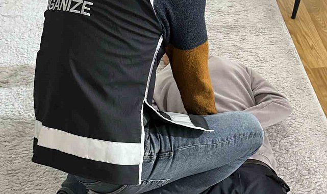 30 yıl hapisle aranan şahıs, Menemen'de gizlendiği evde yakalandı