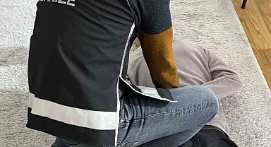 30 yıl hapisle aranan şahıs, Menemen'de gizlendiği evde yakalandı
