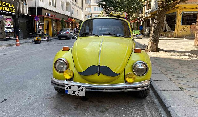'Bıyıklı Vosvos' görenlerin dikkatini çekiyor