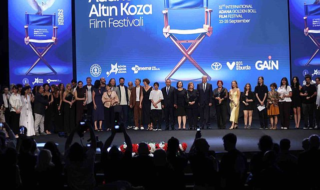 'O Da Bir Şey Mi' Altın Koza'ya damga vurdu: 8 ödül birden aldı