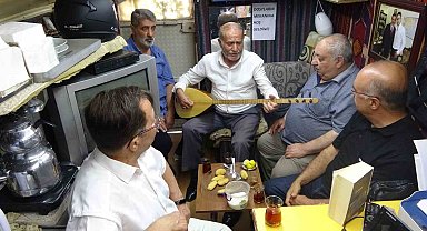 4 metrekarelik garaj, sanatseverlerin buluşma noktası oldu