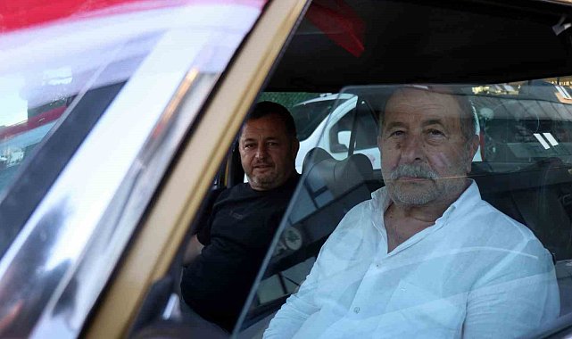42 yıl önceki gelin arabasıyla düğün gününe yolculuk