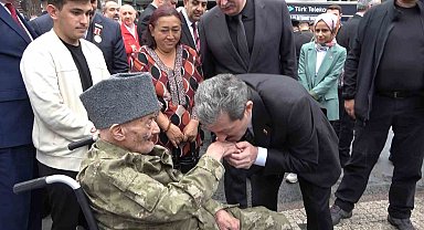 94 yaşındaki Kore Gazisi Cemal Yayla'ya Gaziler Günü'nde anlamlı vefa