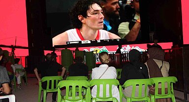 A Milli Erkek Basketbol Takımı'nın finali Şırnak'ta dev ekranlardan izlendi