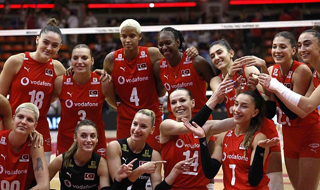 A Milli Kadın Voleybol Takımı, Dünya Şampiyonası'nda yarı final için sahada