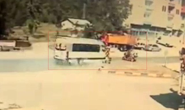 Abdipaşa'da yaşanan kaza güvenlik kamerasına yansıdı