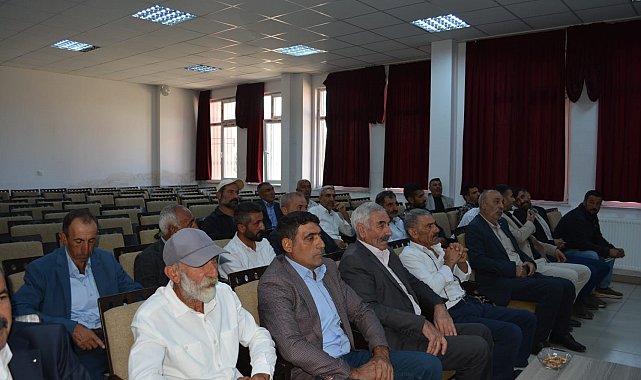 Adaklı'da muhtarlar toplantısı gerçekleştirildi