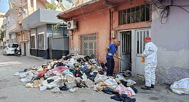 Adana'da çöp evden 2 kamyonet atık çıktı