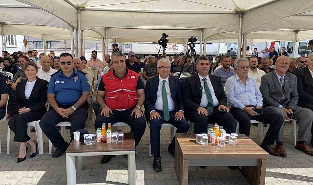 Adana'da deprem mağduru çiftçilere Kızılay'dan destek