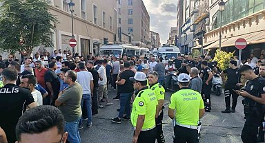 Adana'da dolmuş şoförlerinin eylemi 3 saat sonra bitti: Trafik ulaşıma açıldı