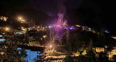 Adana'da evde çıkan yangında anne ve oğlu yaralandı