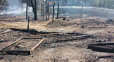 Adana'da tarım işçilerinin kaldığı 4 çadır yandı