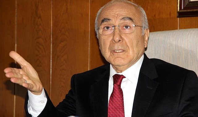 Adana'nın eski Büyükşehir Belediye Başkanı Aytaç Durak uçakta fenalaştı