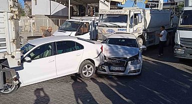 Adıyaman'da, 4 araç bir birine girdi