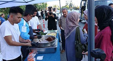 Adıyaman'da öğrencilere çiğ köfteli karşılama