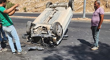 Adıyaman'da otomobil takla attı