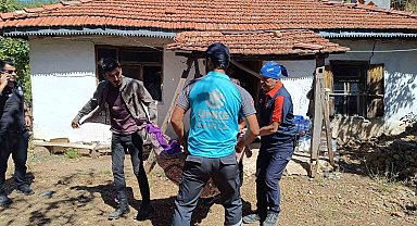 AFAD ve UMKE ekipleri yaşlı vatandaşları tahliye etti